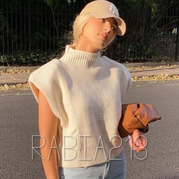 LAST 1!🔥BLOGGERS FAV🔥ZARA SHOULDER PAD KNIT TOP - Picture 7 of 16